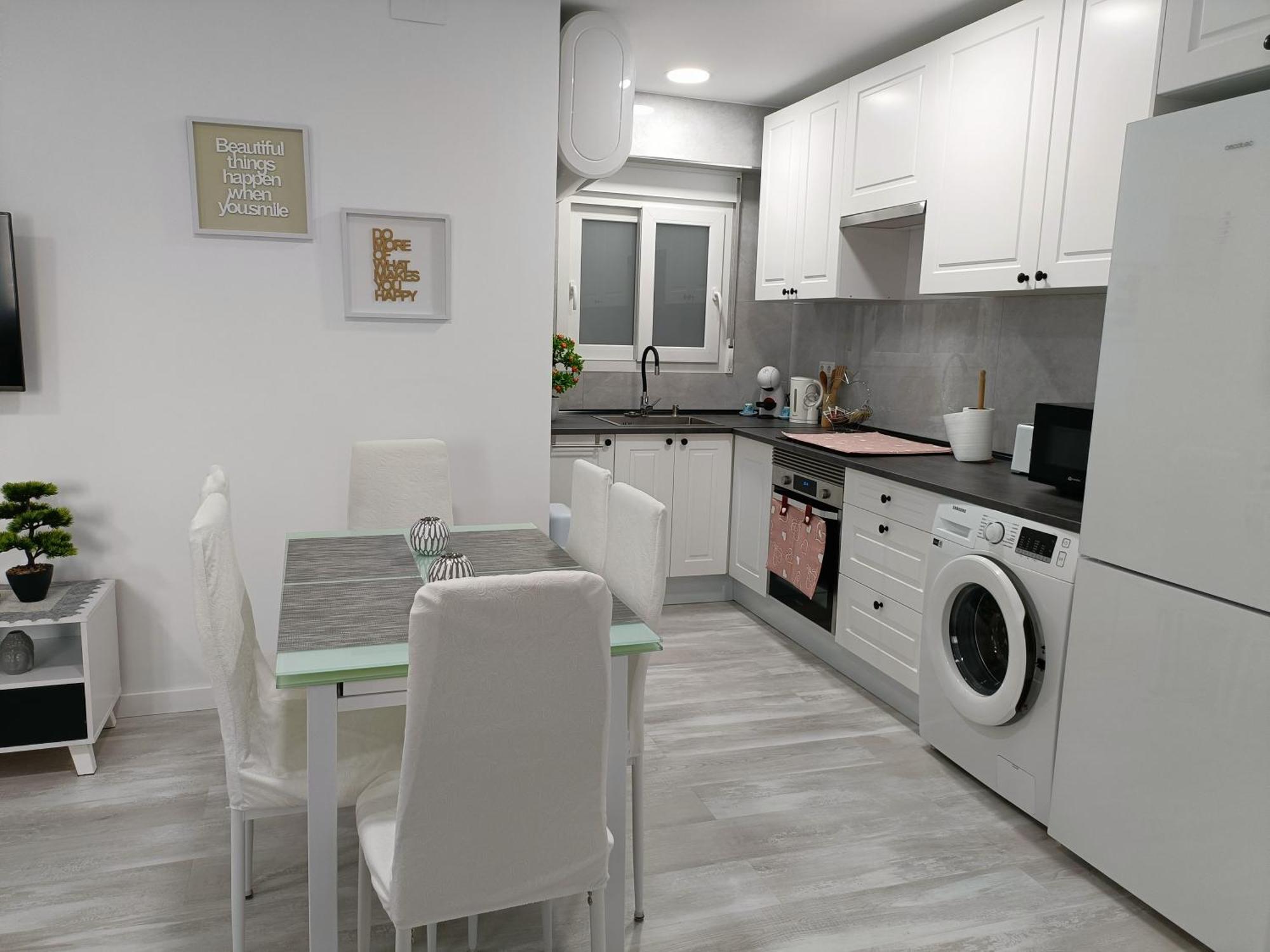 Mare De Deu, Vivienda Vacacional Para Familias Y Mayores De 25 Anos En El Grao De Gandia-Playa Apartamento Playa de Gandía